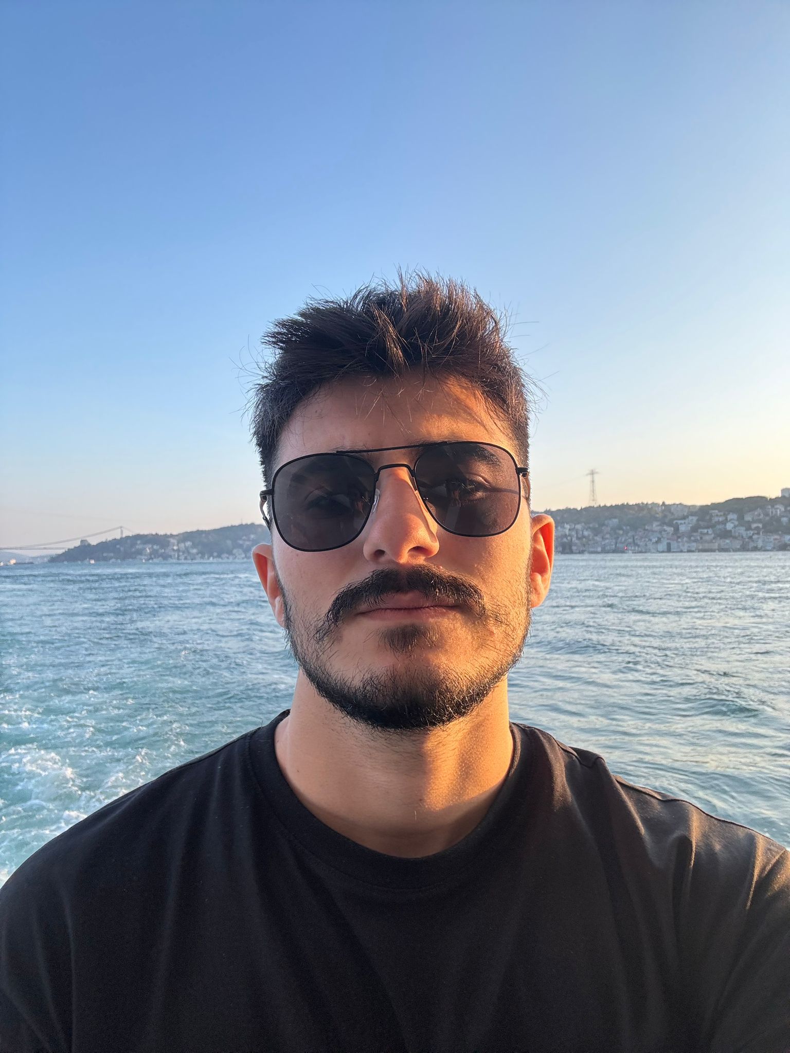 ÜZEYİR ARI